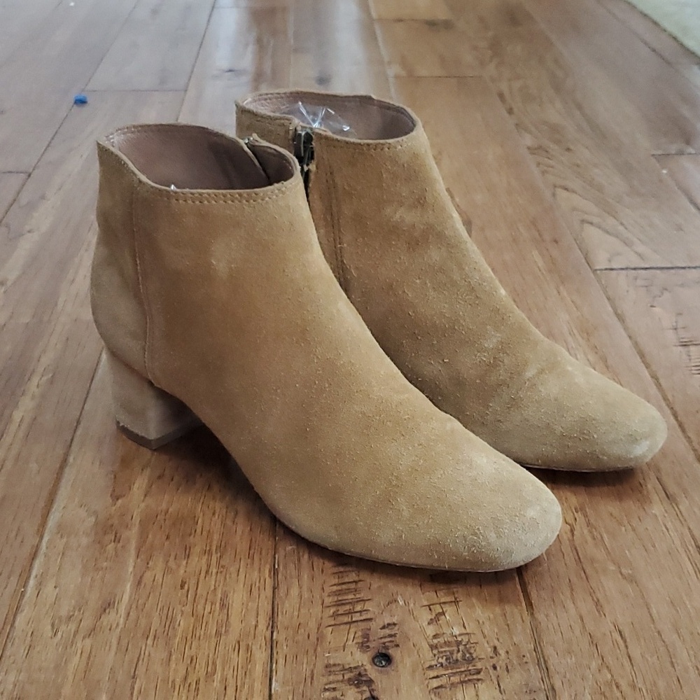 Madewell the Lucein camel suede boots